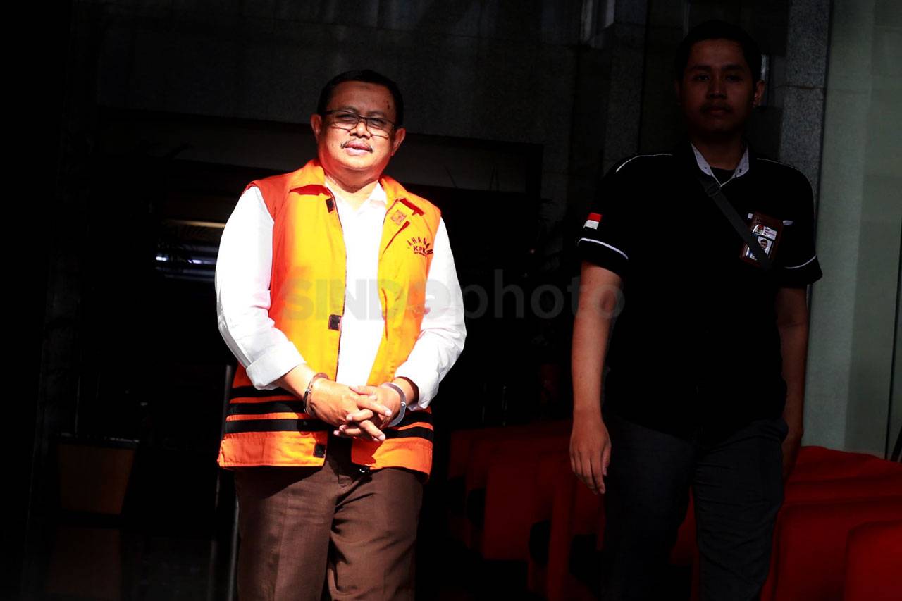 KPK Lanjutkan Pemeriksaan...