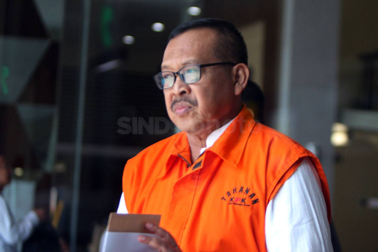 KPK Lanjutkan Pemeriksaan...