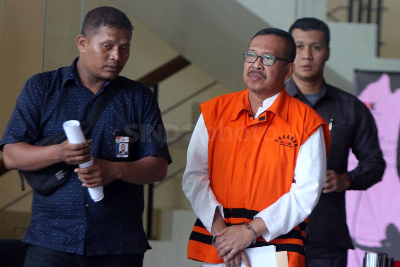 KPK Lanjutkan Pemeriksaan...