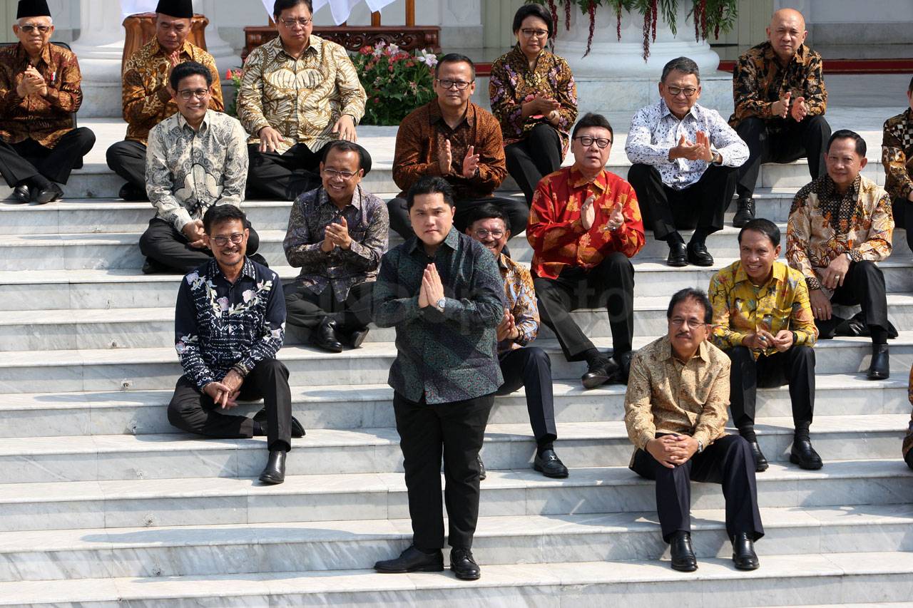 Presiden Jokowi Umumkan...