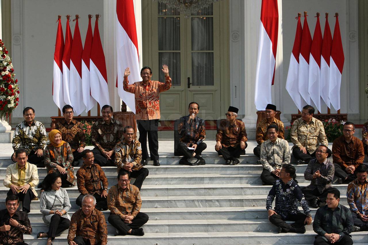 Presiden Jokowi Umumkan...