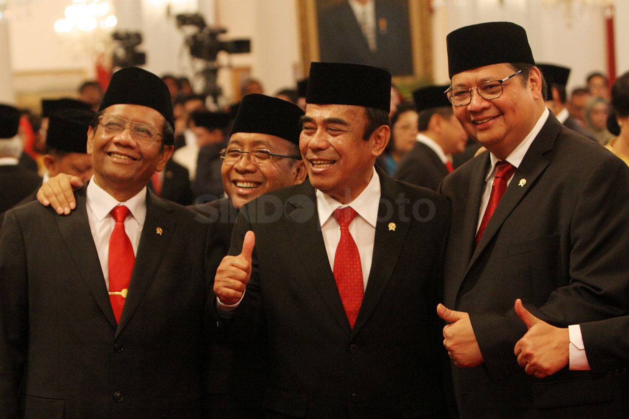 Presiden Jokowi Lantik...