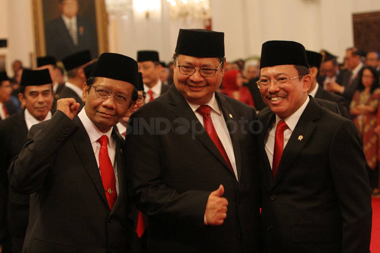 Presiden Jokowi Lantik...