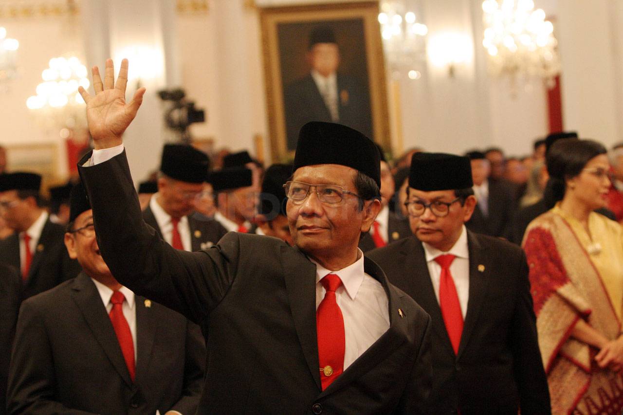 Presiden Jokowi Lantik...