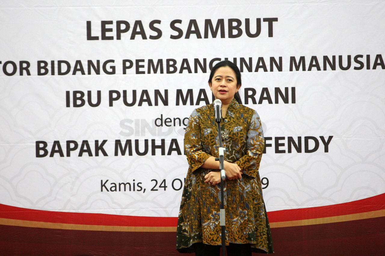 Puan Maharani Serahkan...