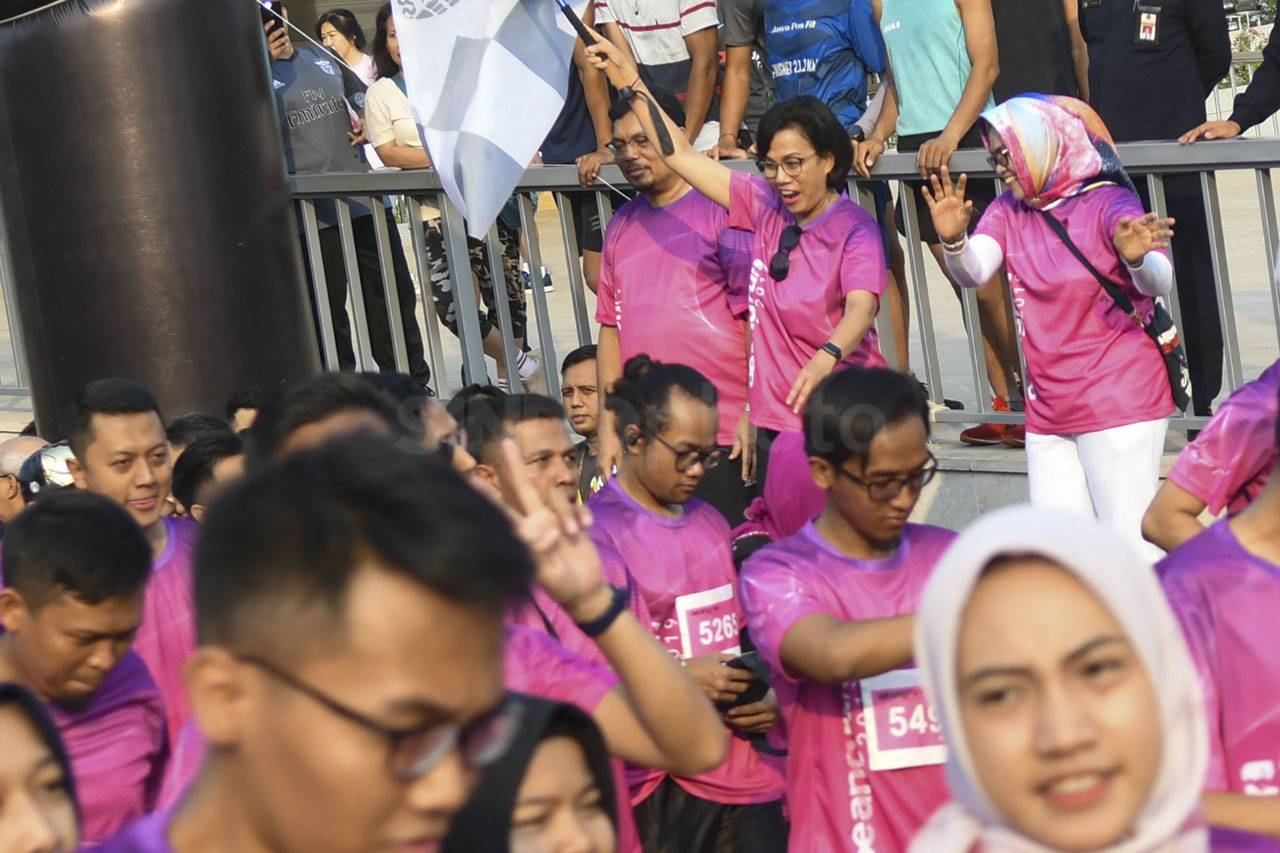 Menkeu Sri Mulyani Ikuti...