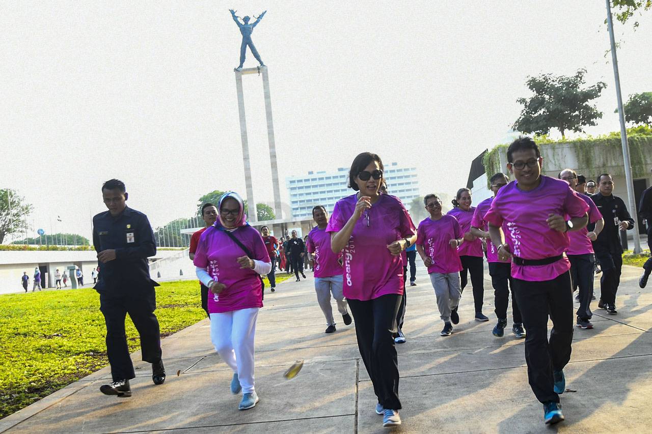 Menkeu Sri Mulyani Ikuti...