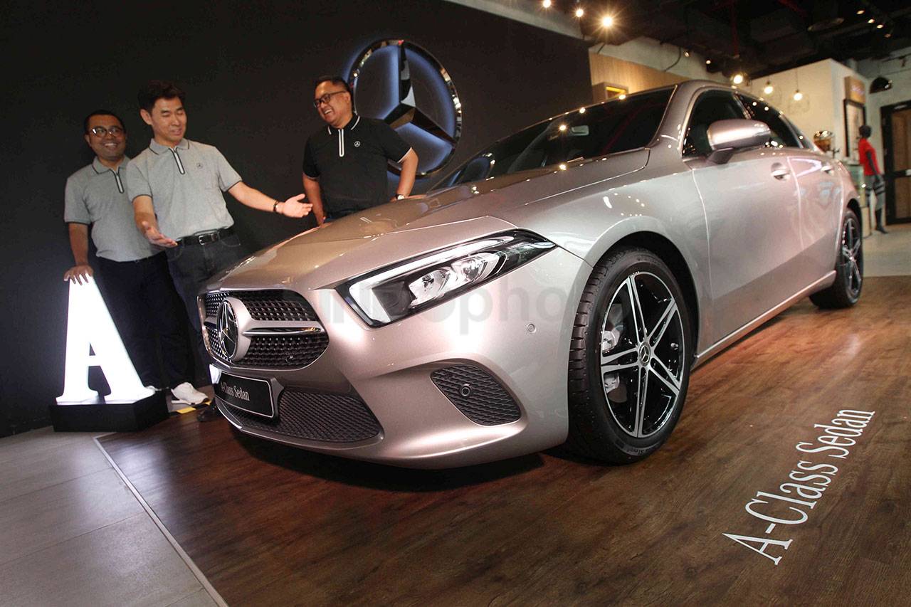 New A Class Resmi Meluncur...