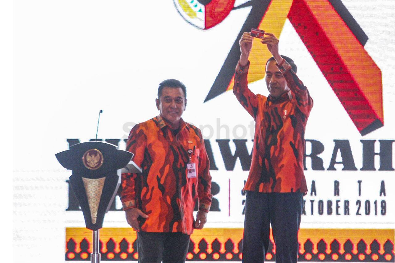 Presiden Jokowi Buka...