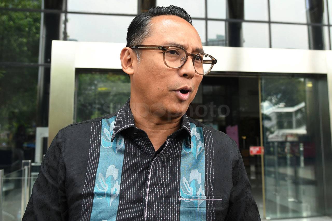 KPK Periksa Anggota...