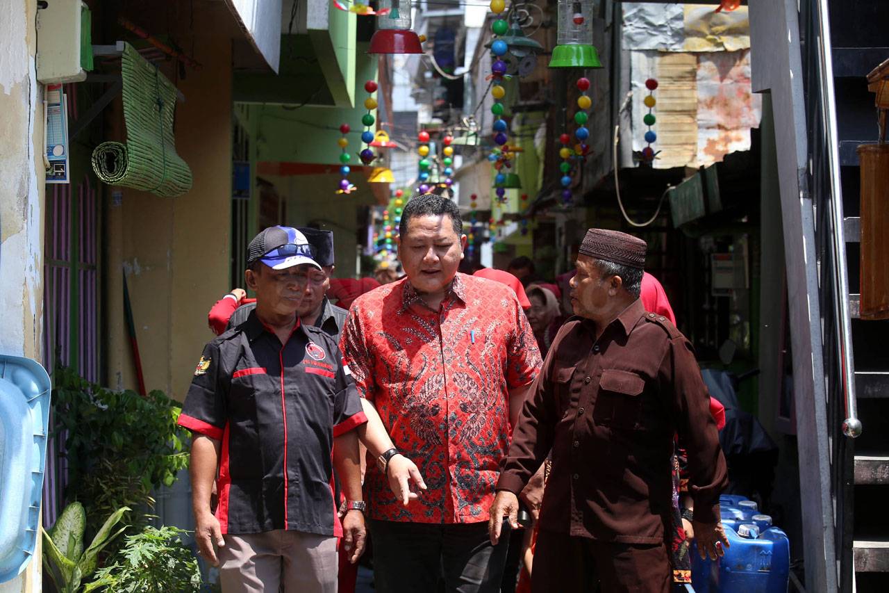 Kampung Padat Penduduk...