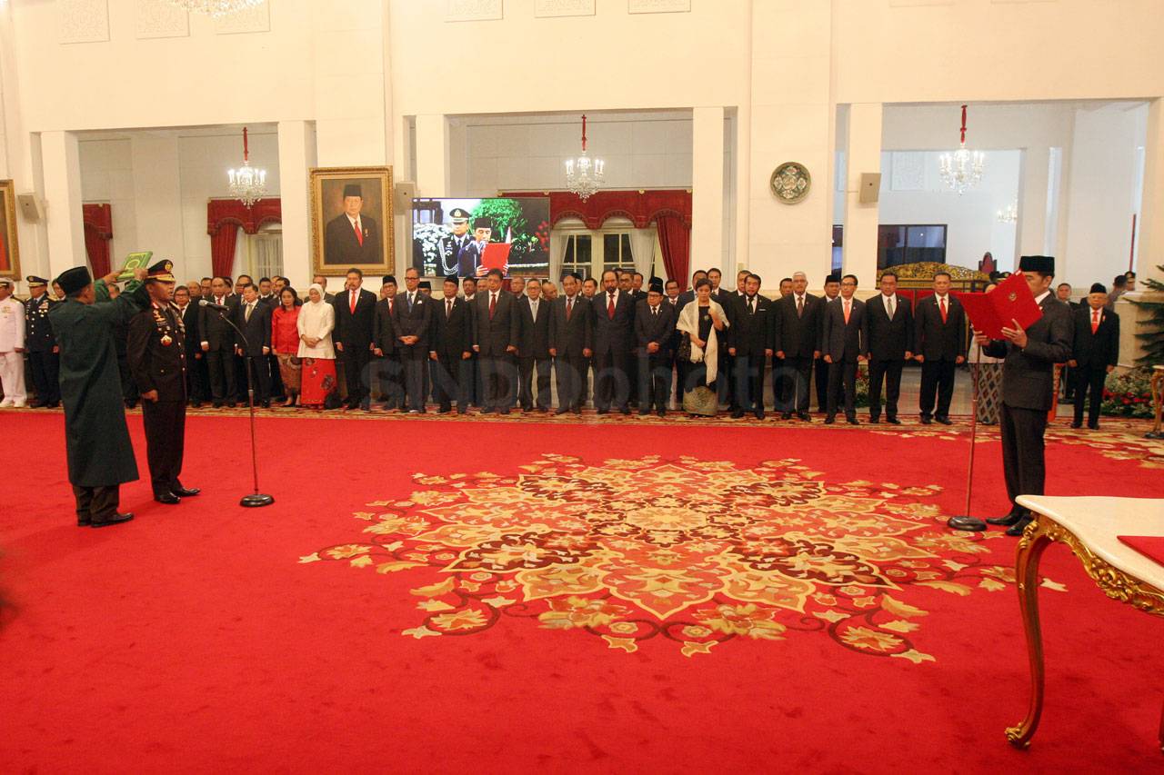 Presiden Jokowi Lantik...
