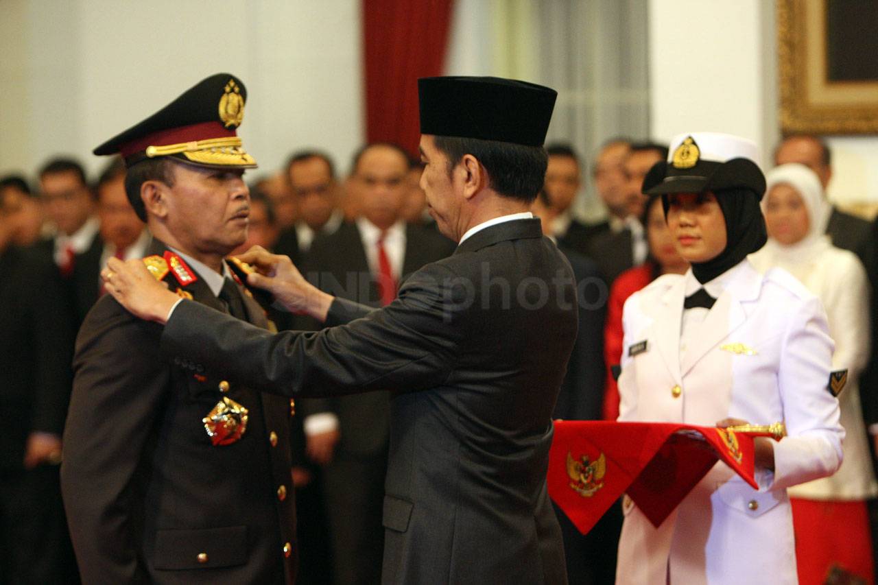 Presiden Jokowi Lantik...