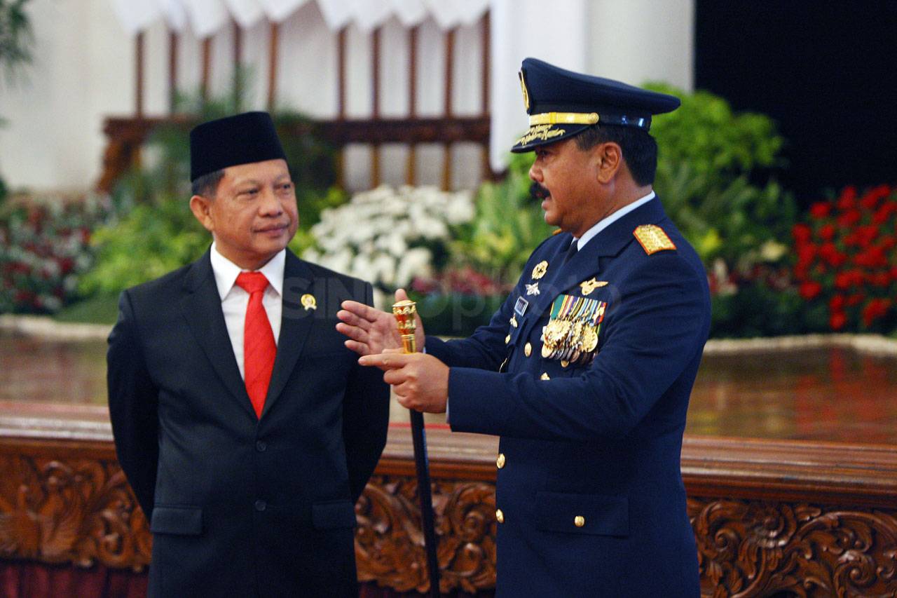 Presiden Jokowi Lantik...