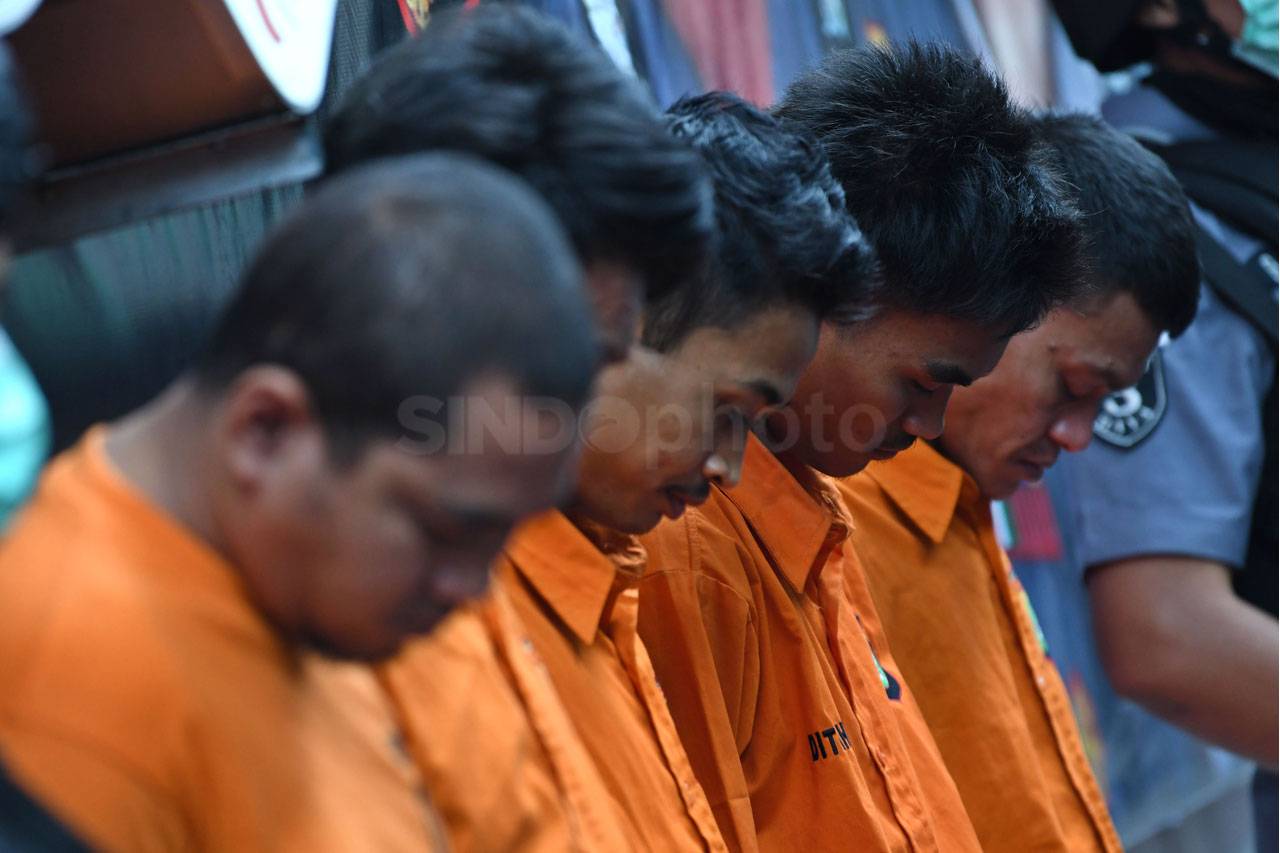 Polisi Tangkap Penyelundup...