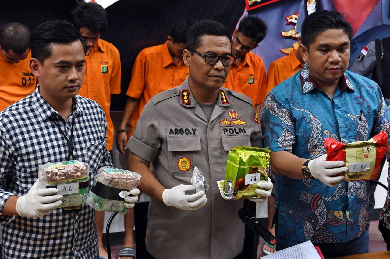 Polisi Tangkap Penyelundup...