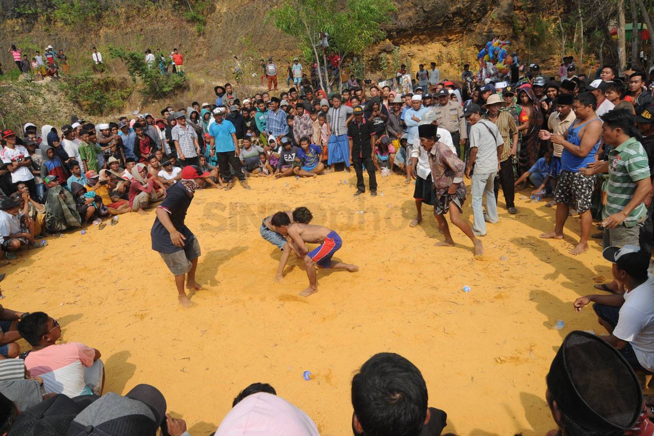 Berharap Turun Hujan,...