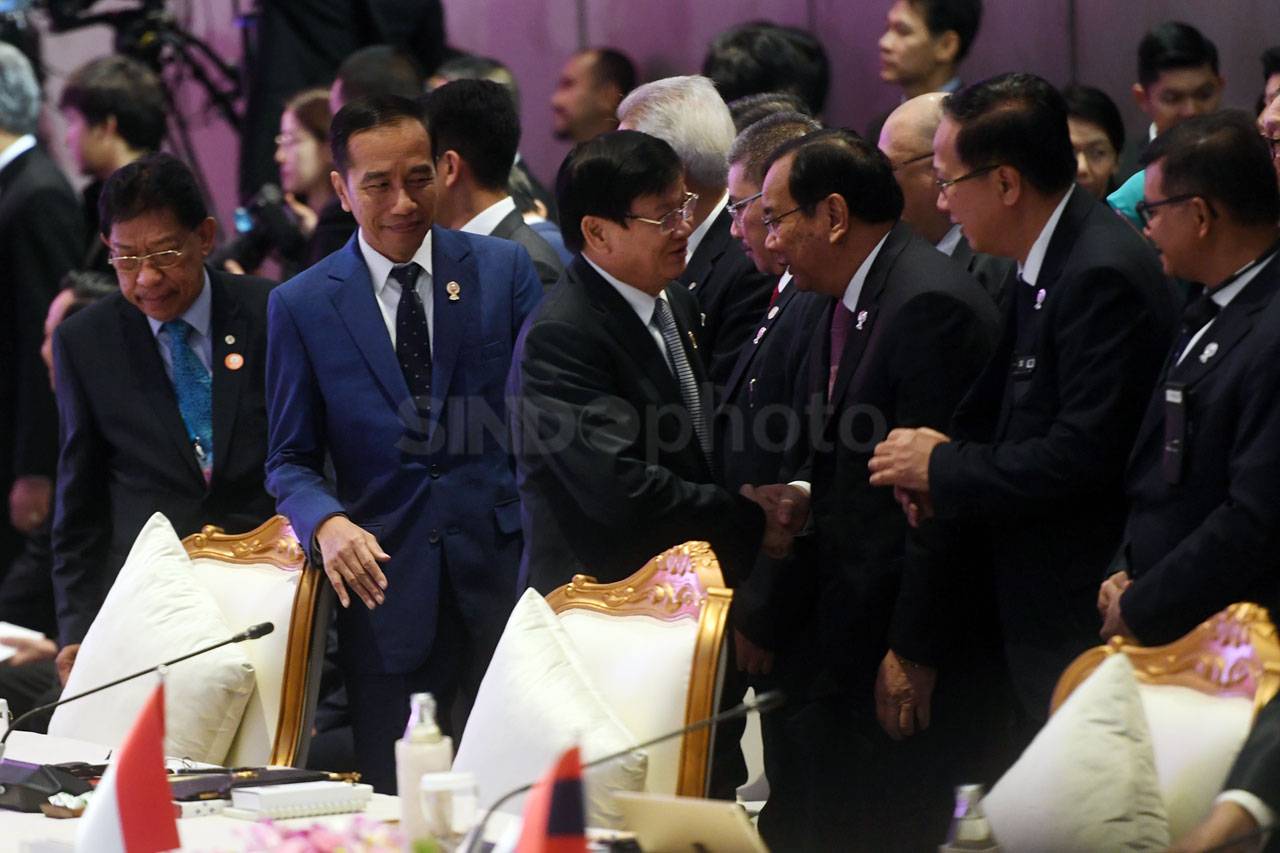 Presiden Jokowi Hadiri...