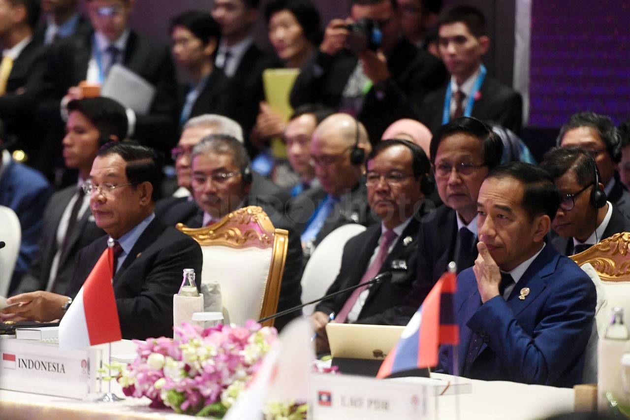 Presiden Jokowi Hadiri...