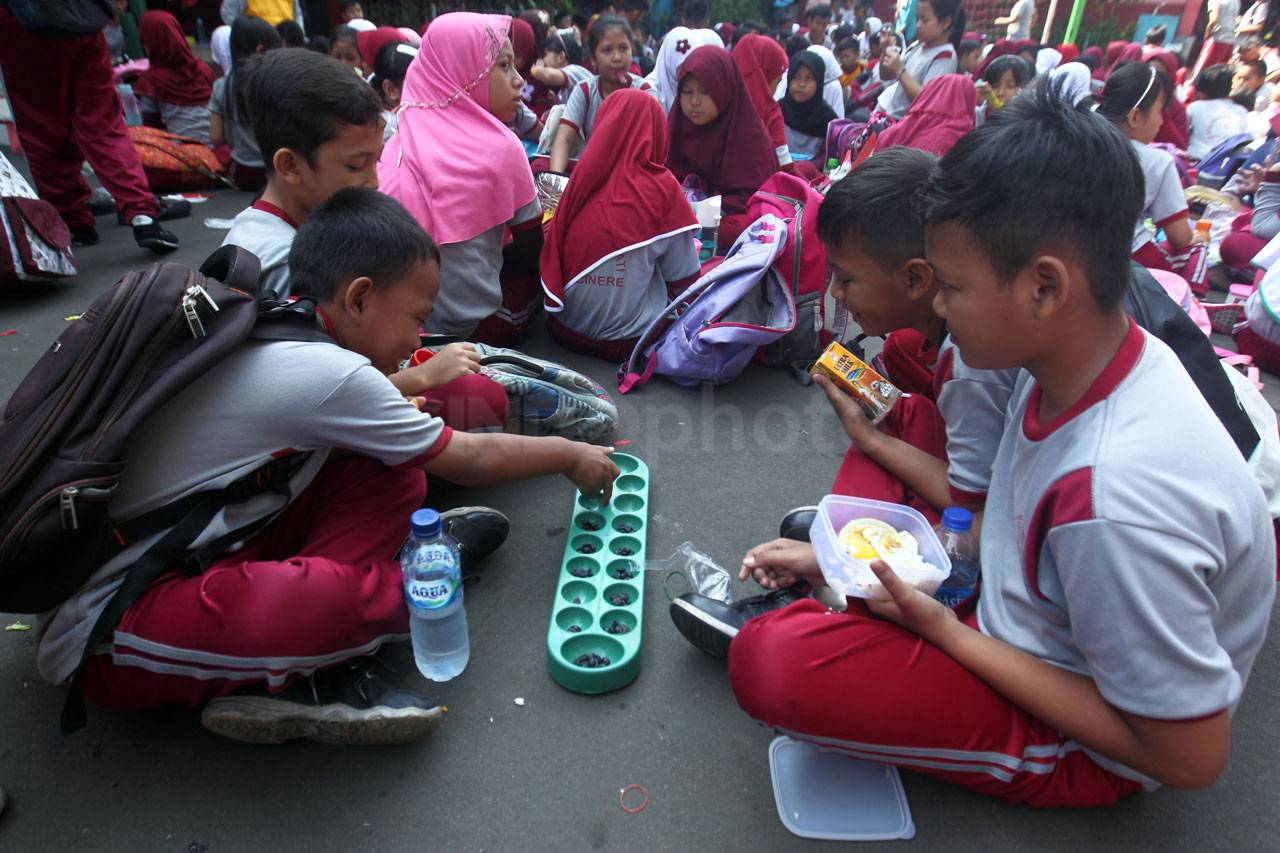 Peringati Hari Anak...