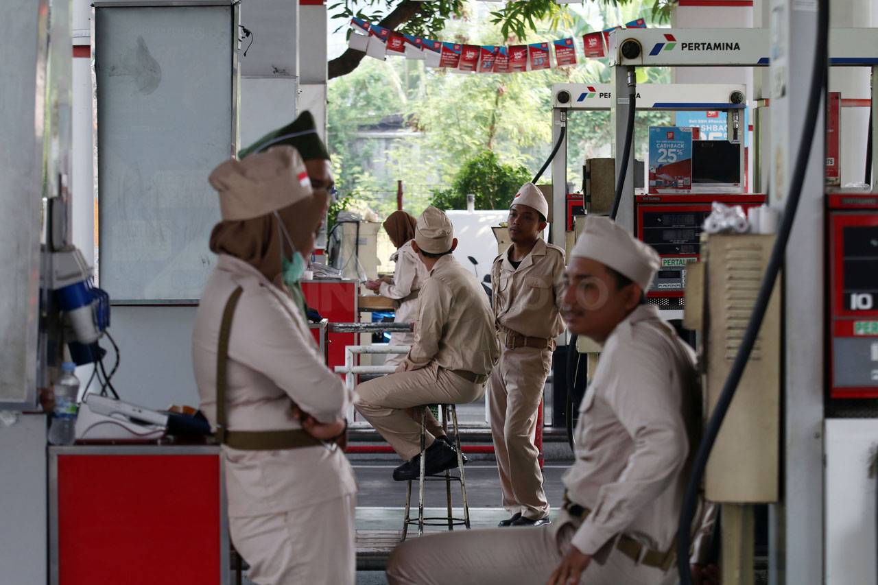 Hari Pahlawan, Operator...