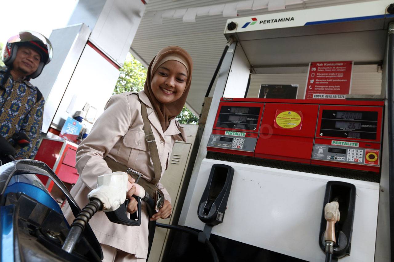 Hari Pahlawan, Operator...