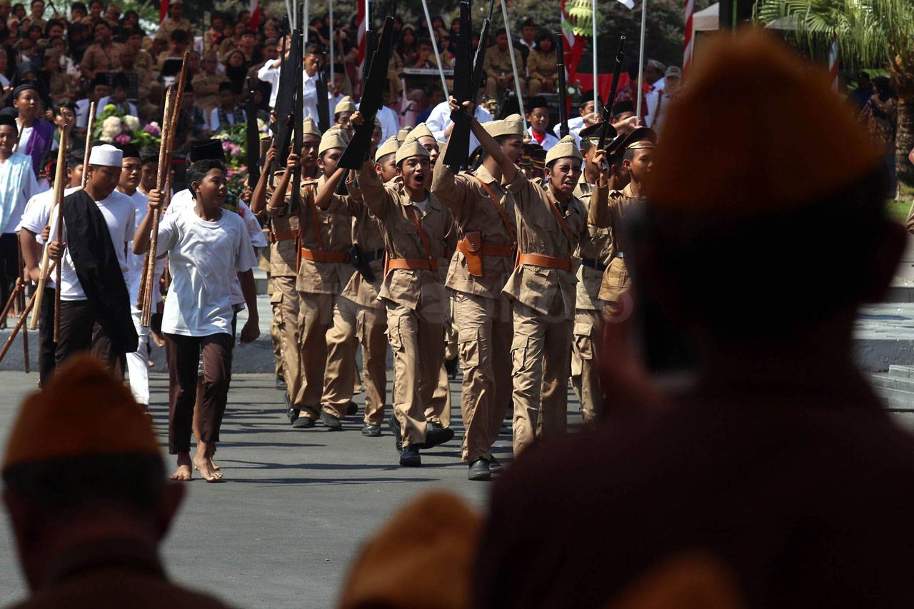 Peringati Hari Pahlawan,...
