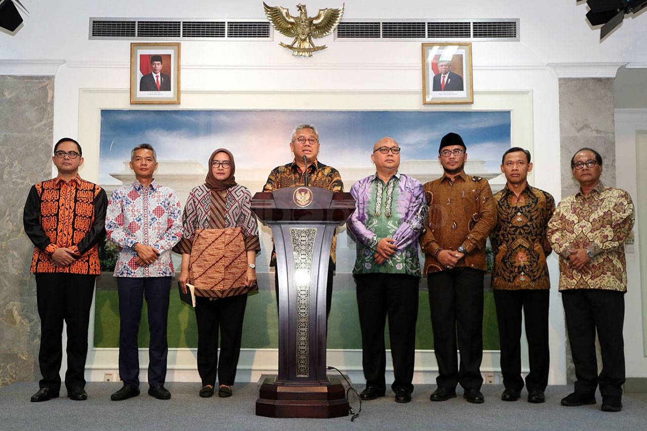 Presiden Jokowi Terima...