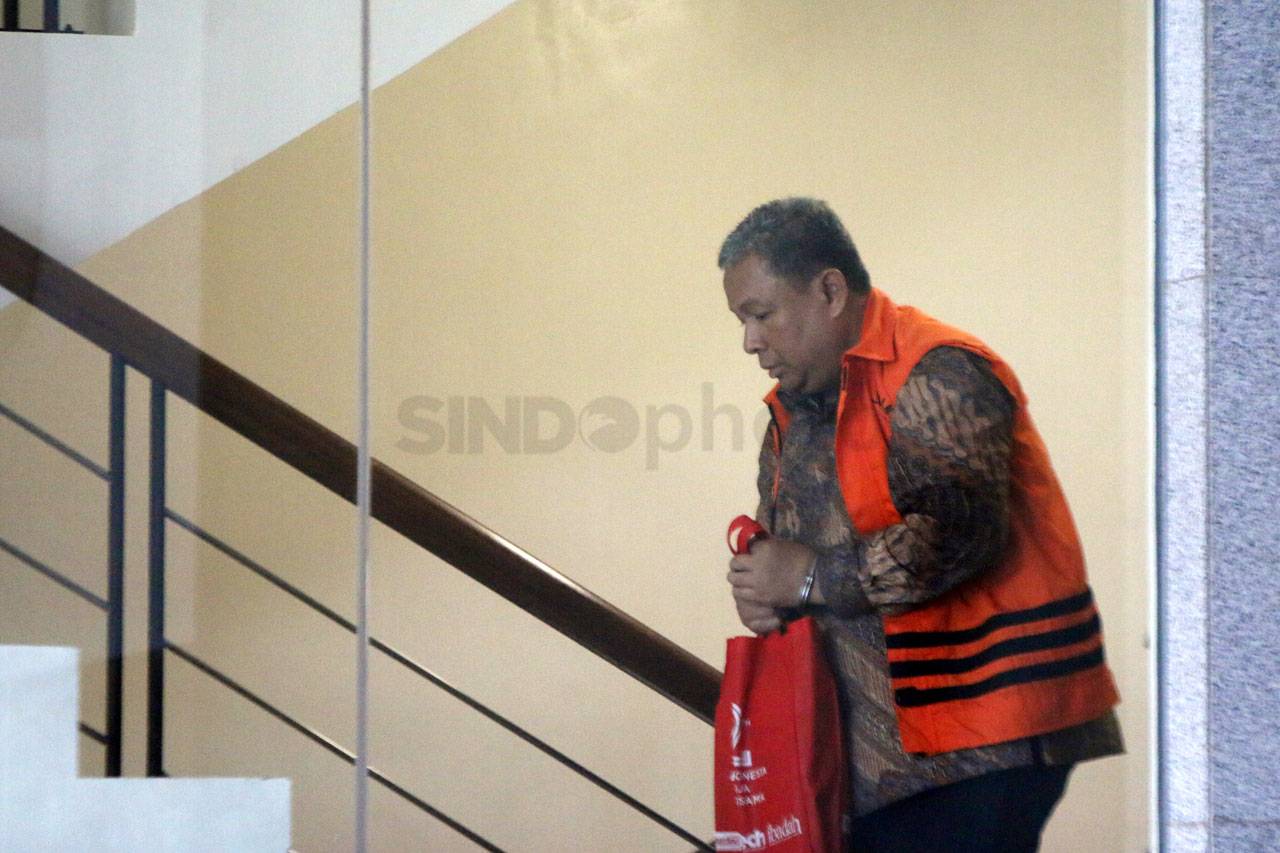 KPK Lanjutkan Pemeriksaan...