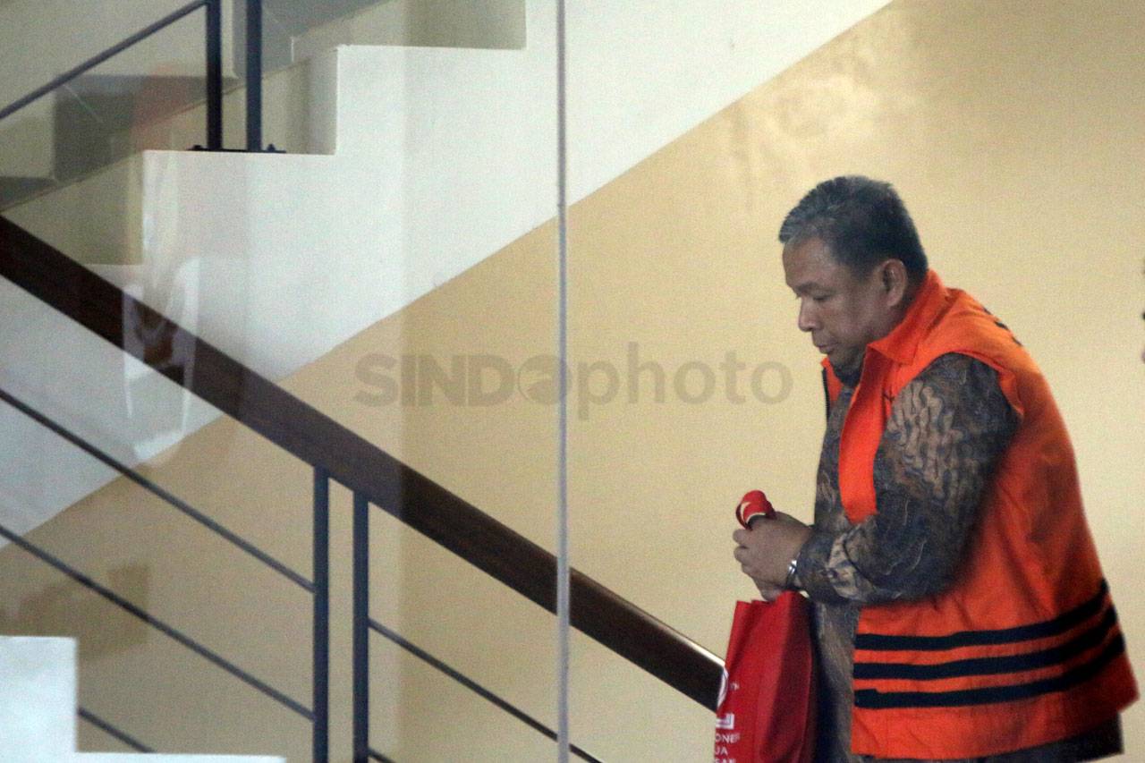 KPK Lanjutkan Pemeriksaan...