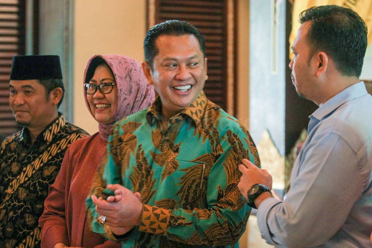 Diskusi Politik: Golkar...