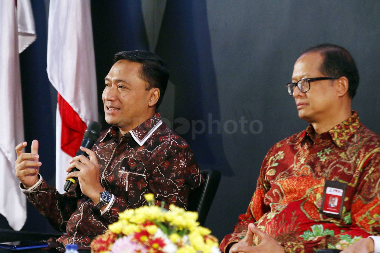 Economic Outlook: Membedah...