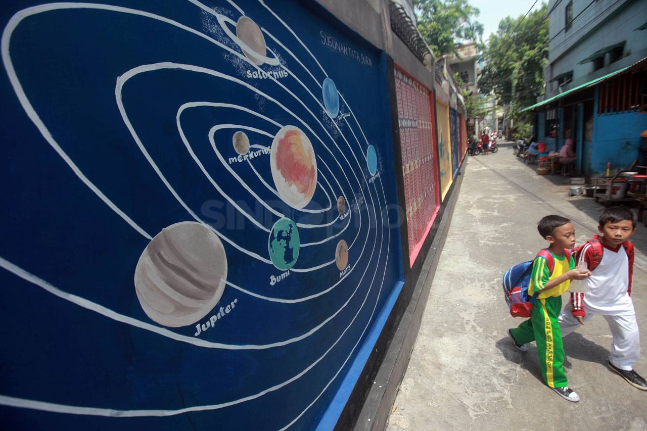Mural Edukasi di Pademangan...