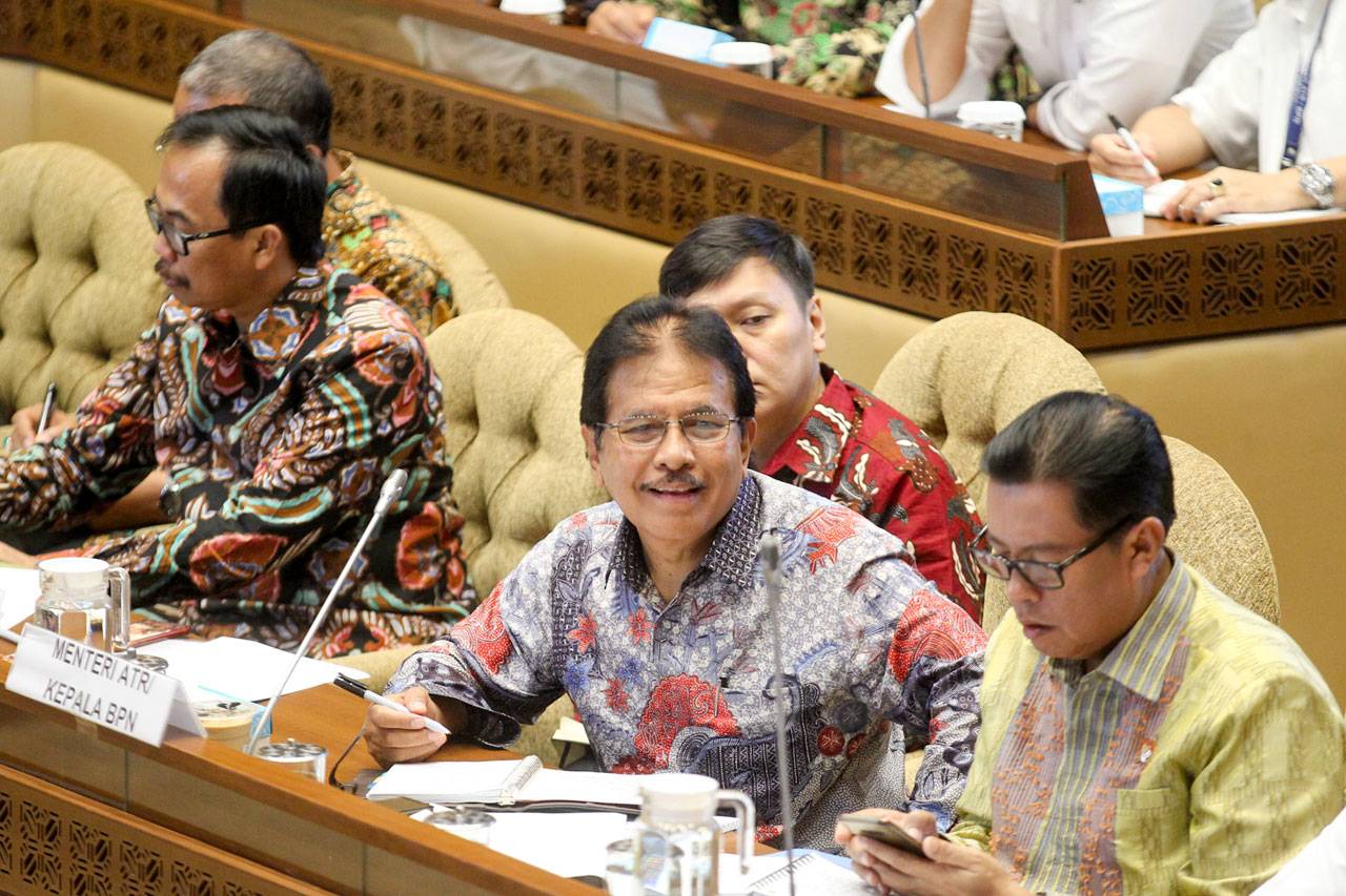 Menteri Agraria Sofyan...