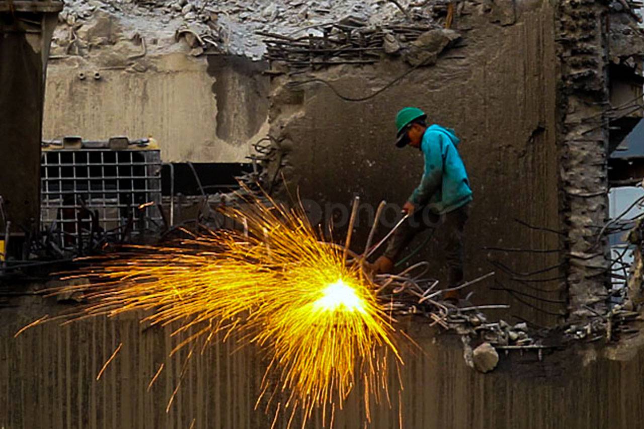 Bekerja Aman dan Tenang...