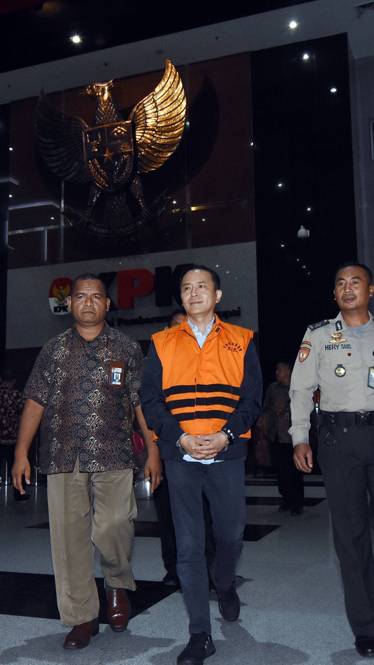 KPK Tahan Eks Presdir...