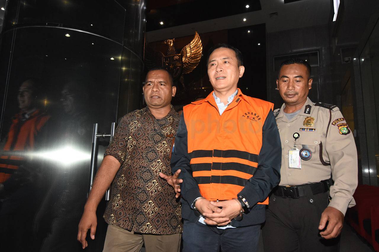 KPK Tahan Eks Presdir...