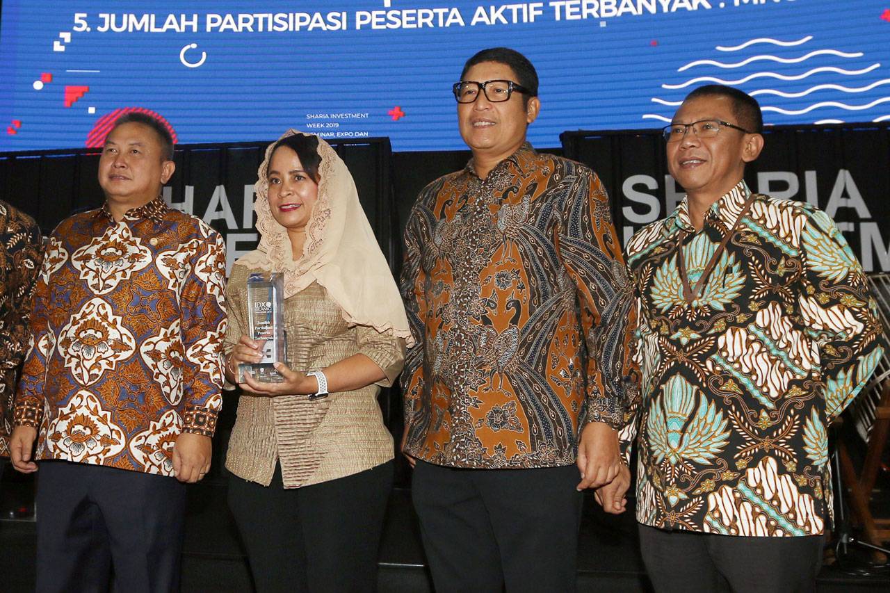 MNC Sekuritas Raih Penghargaan...