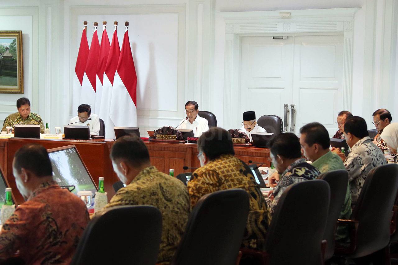 Presiden Jokowi Pimpin...