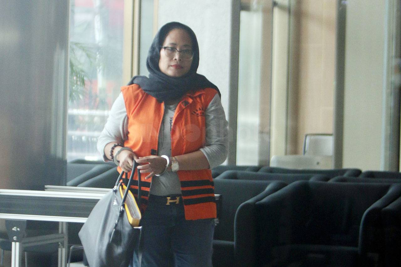 KPK Periksa Orang Kepercayaan...