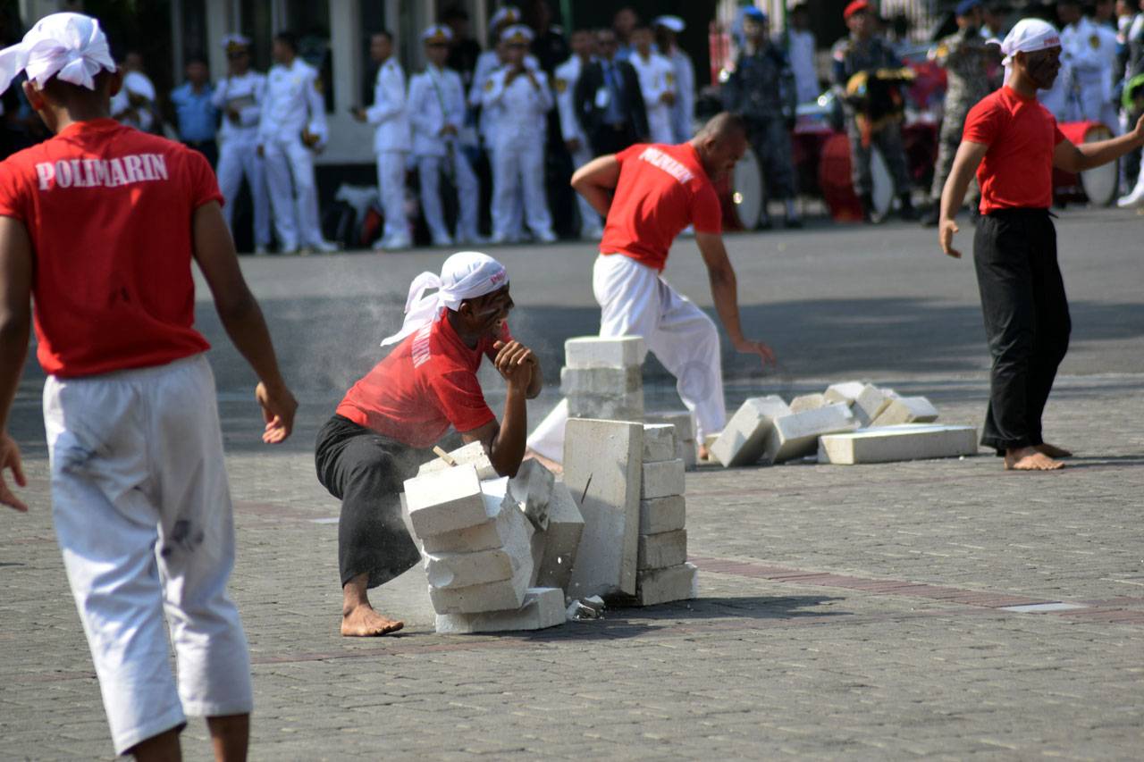 Atraksi Beladiri dan...