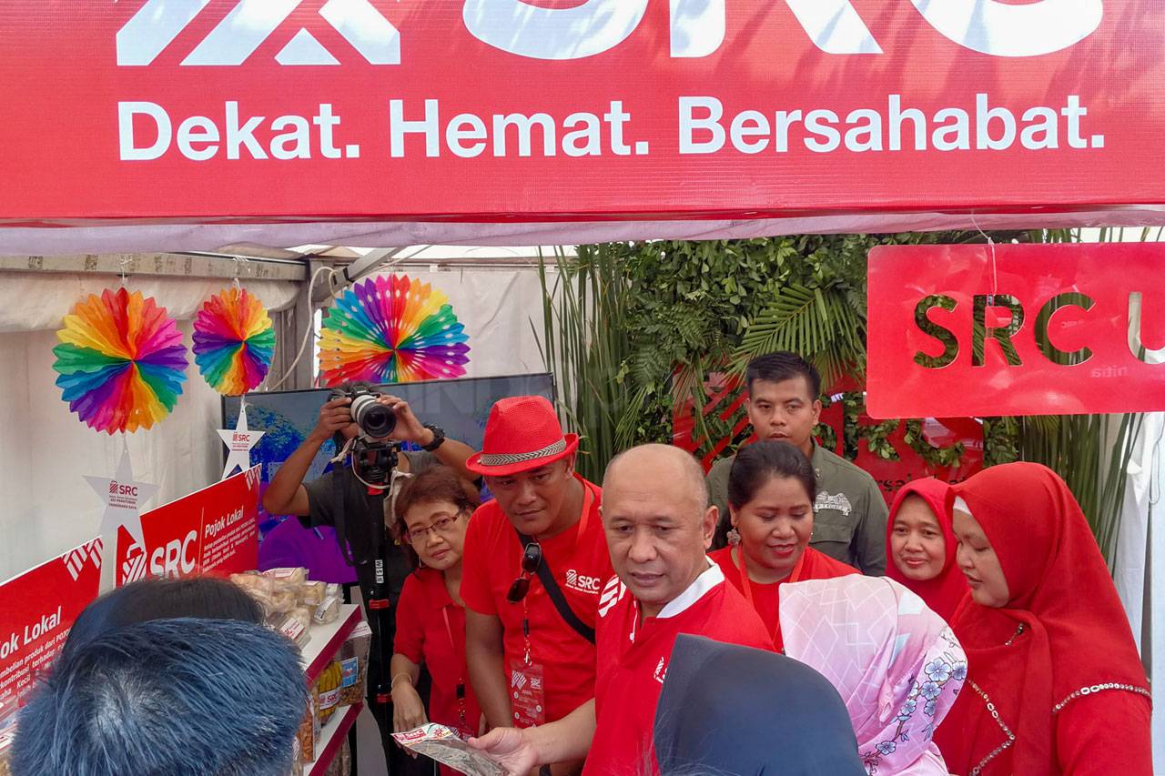 Menkop UKM Buka Festival...