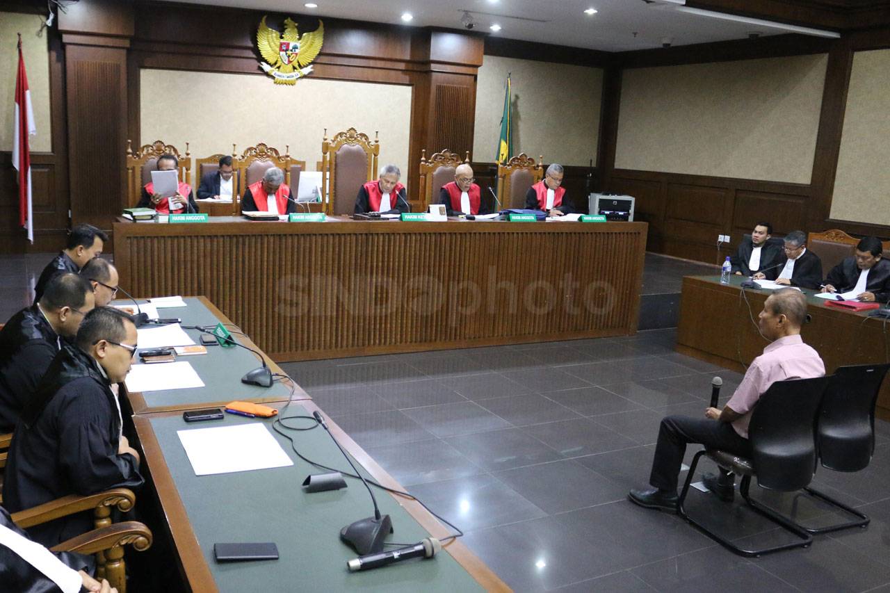 Kasus Suap PTPN III,...
