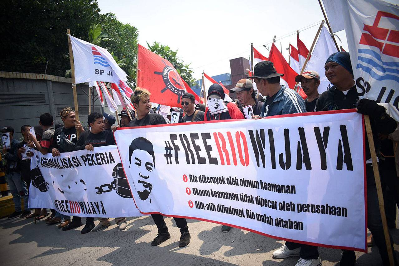 Buruh Pelabuhan Gelar...