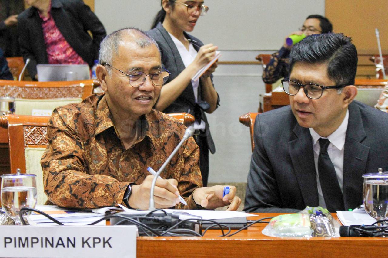KPK Rapat Dengar Pendapat...