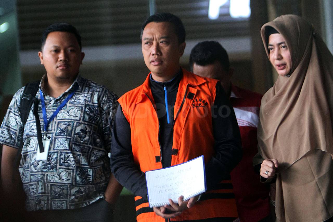 KPK Lanjutkan Pemeriksaan...