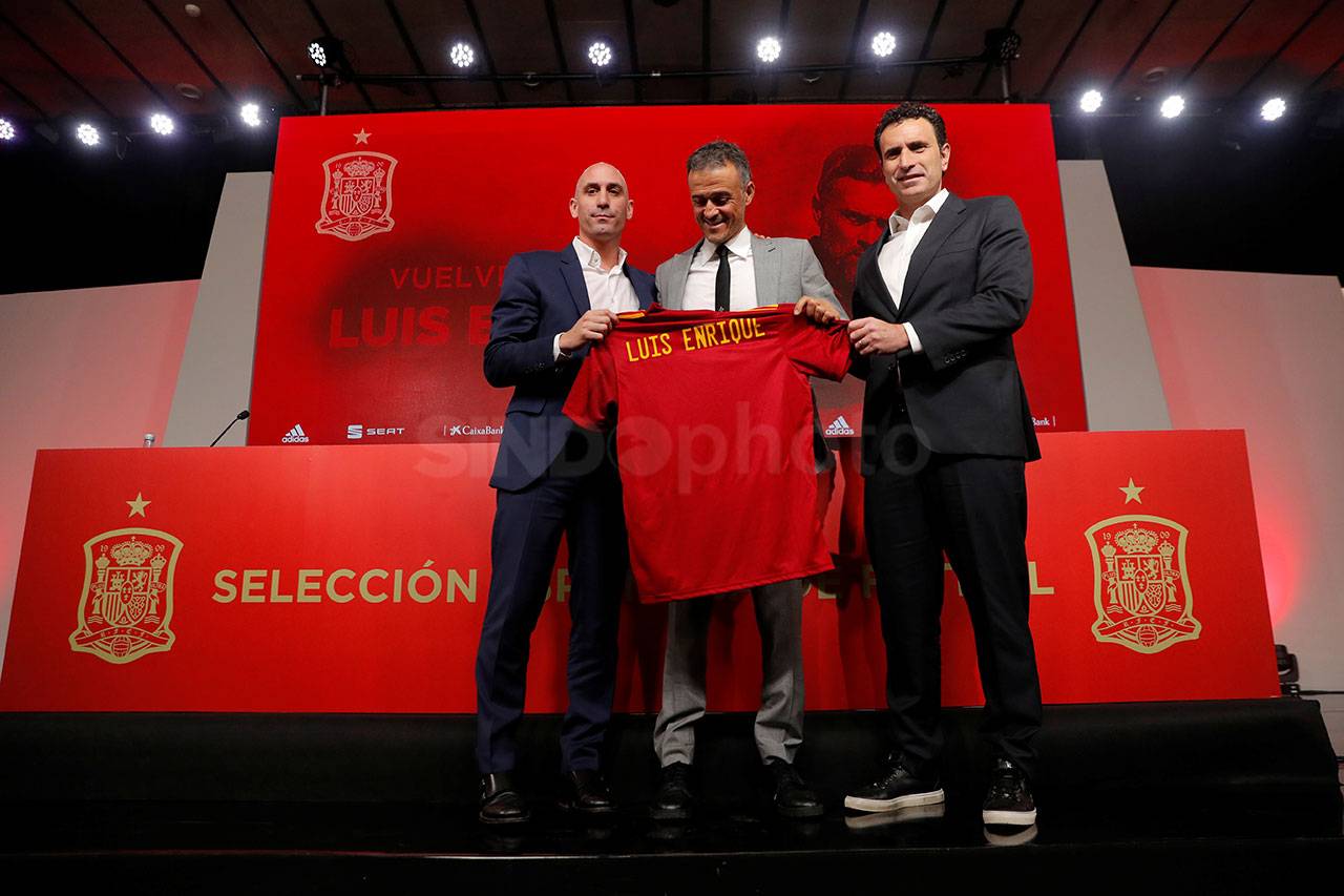 Tunjukkan Jersey, Luis...