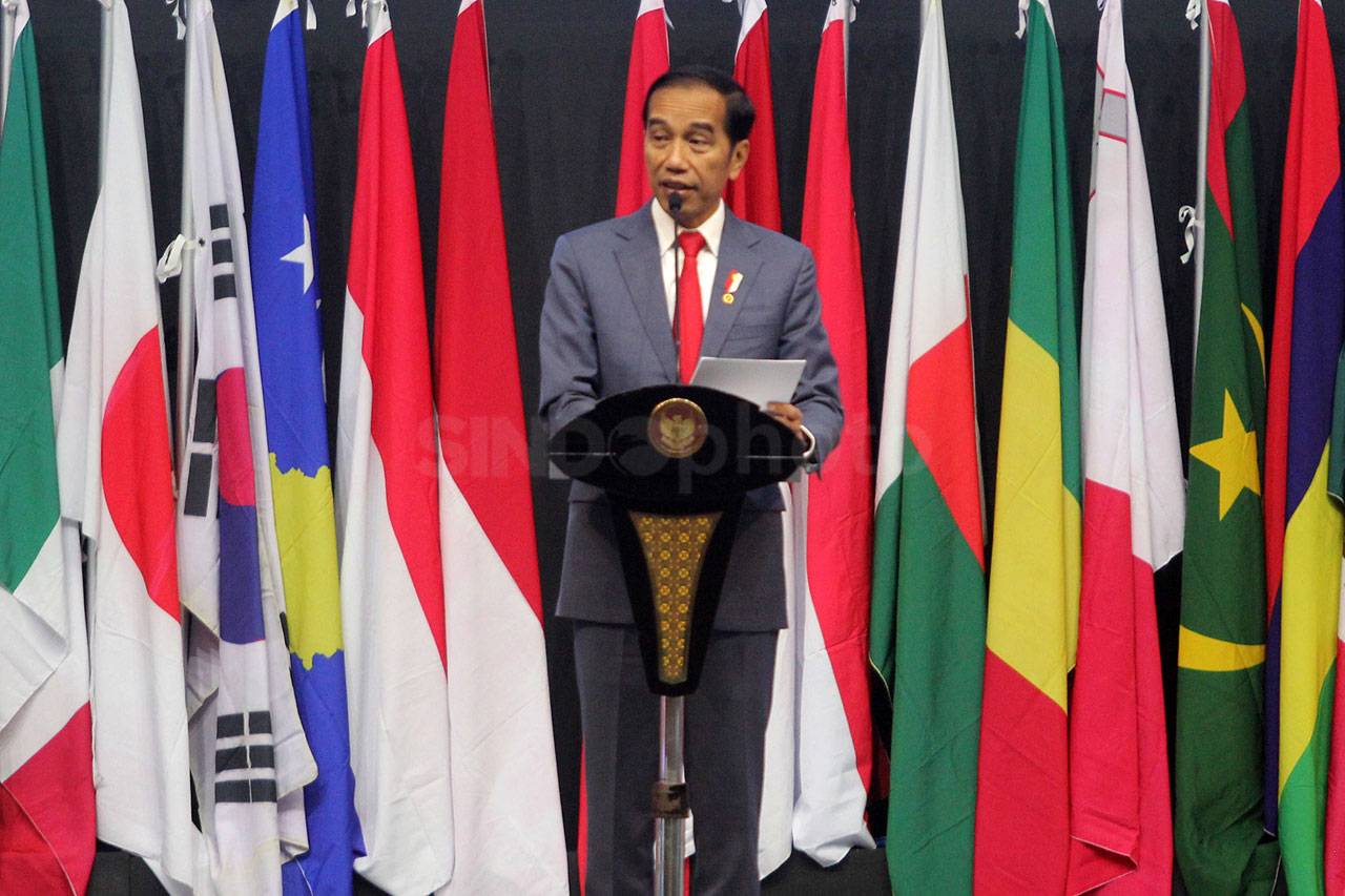 Presiden Jokowi Buka...