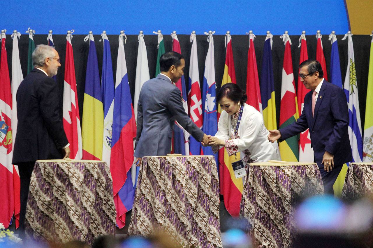 Presiden Jokowi Buka...