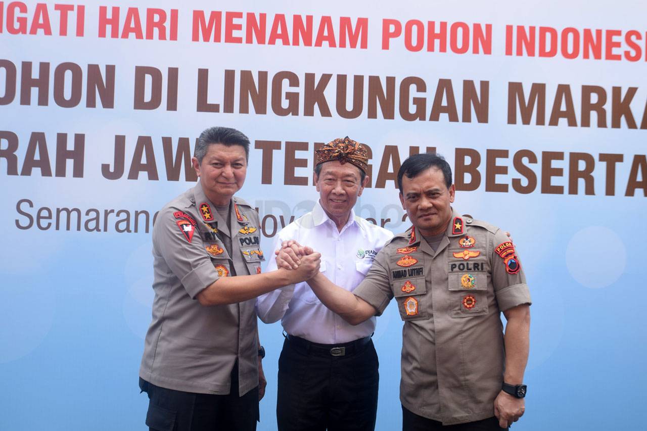 Hari Pohon Sedunia,...